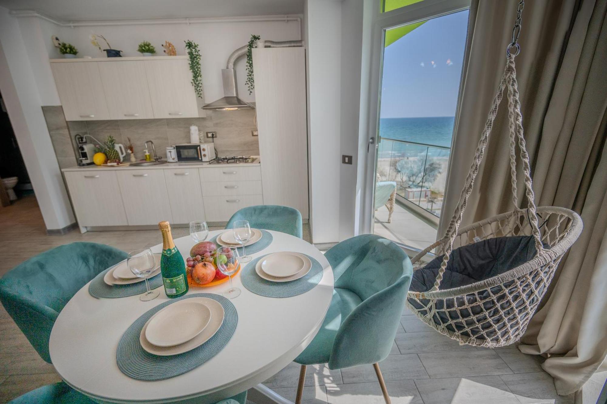 Sara Blu Apartment Spa And Pool Beach Resort Mamaia Esterno foto